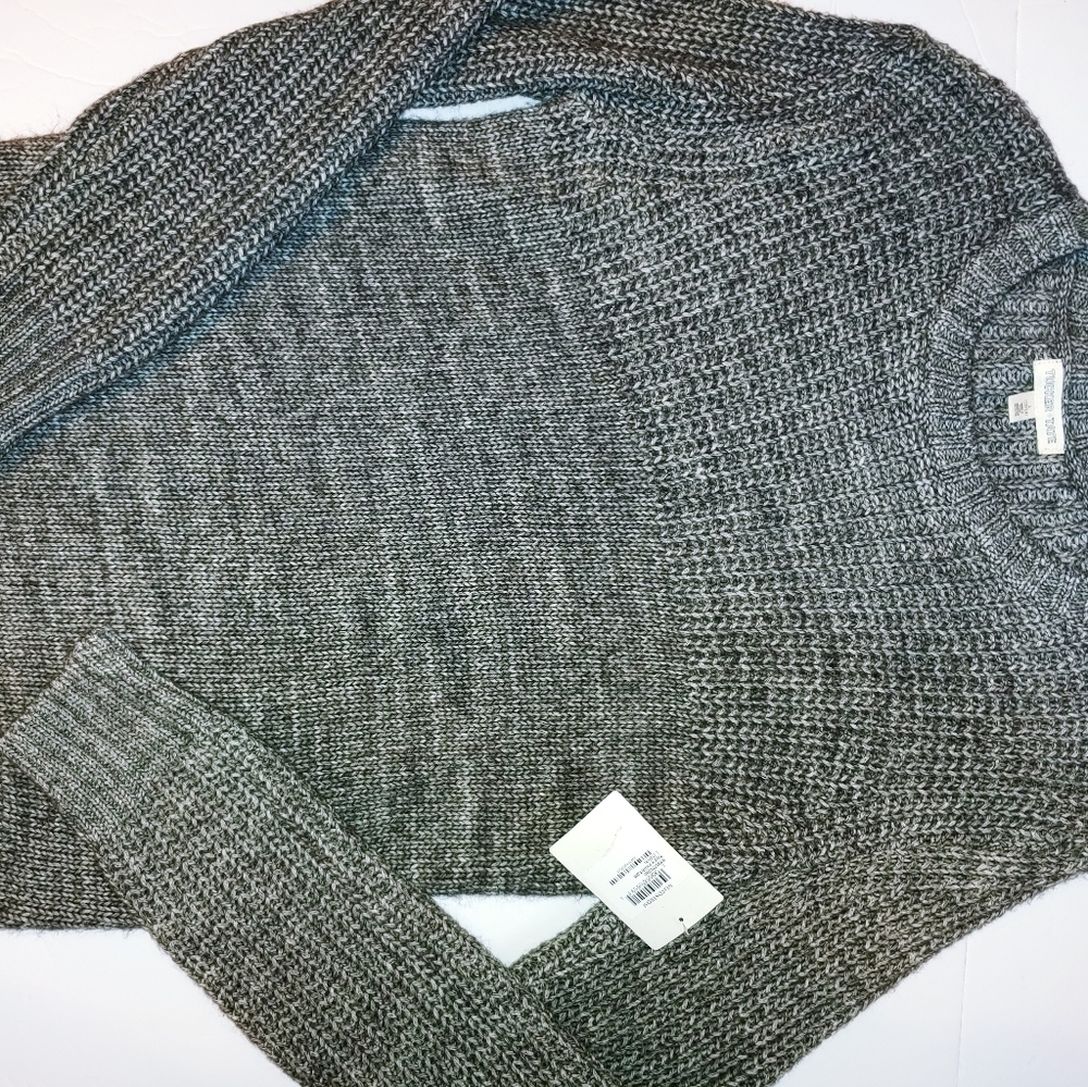 NWT Tucker + Tate Gray Sweater L 10/12